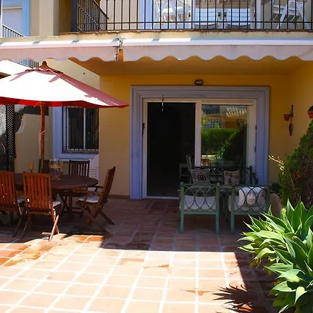 Azalea Holiday home *
